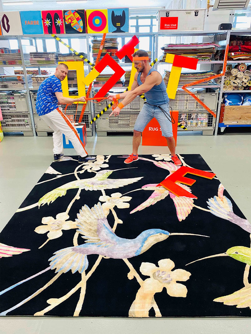 RUG-STAR-OUTLET-Hummingbirds-03-Black-TG100031-01